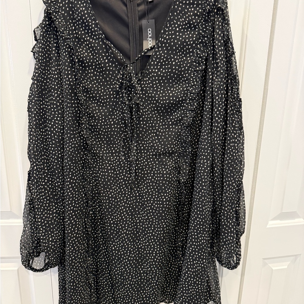 Boohoo Black with White Dot Long Sleeve Mini Dress